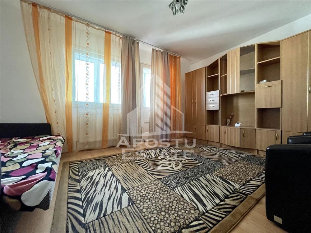 Apartament o camera, centrala proprie, zona Girocului