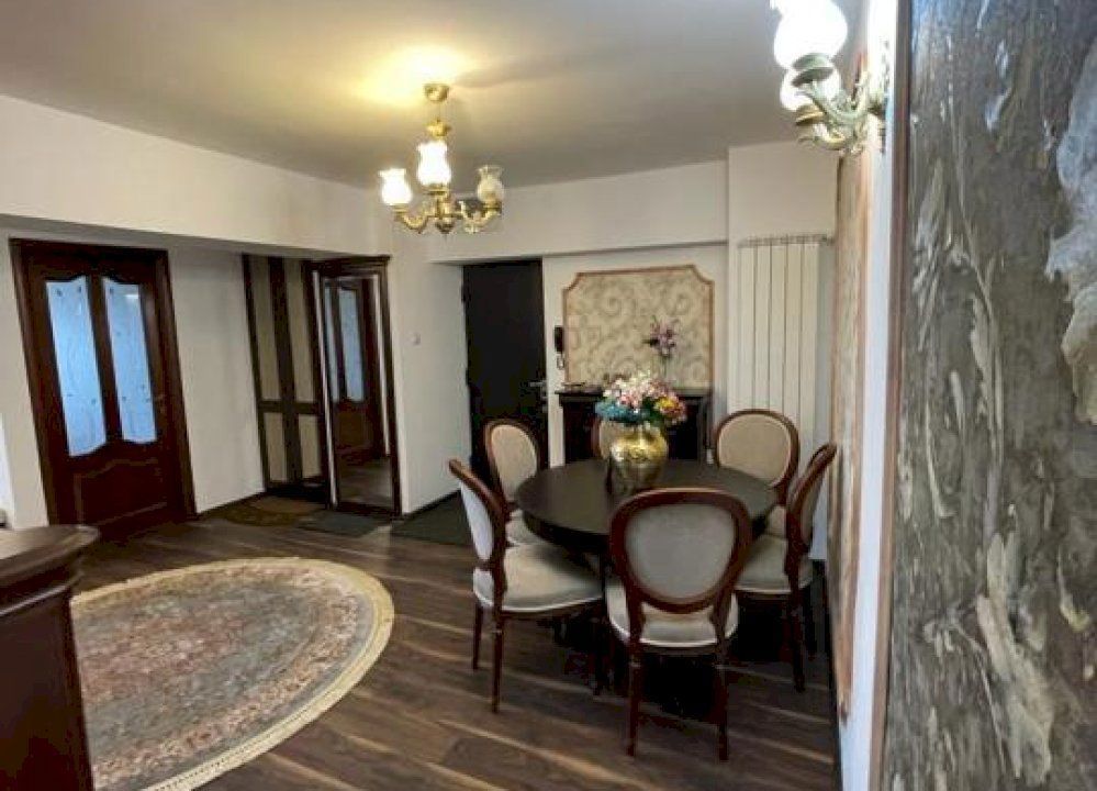 Apartament 3 camere Piata Alba Iulia,