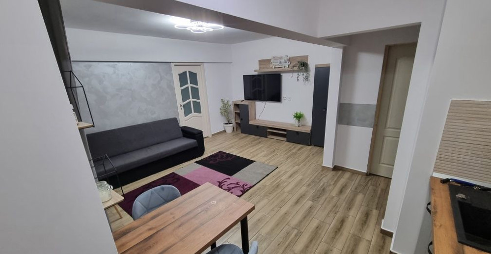 APARTAMENT 3 CAMERE/ ZONA ULTRACENTRALA/ PLOIESTI