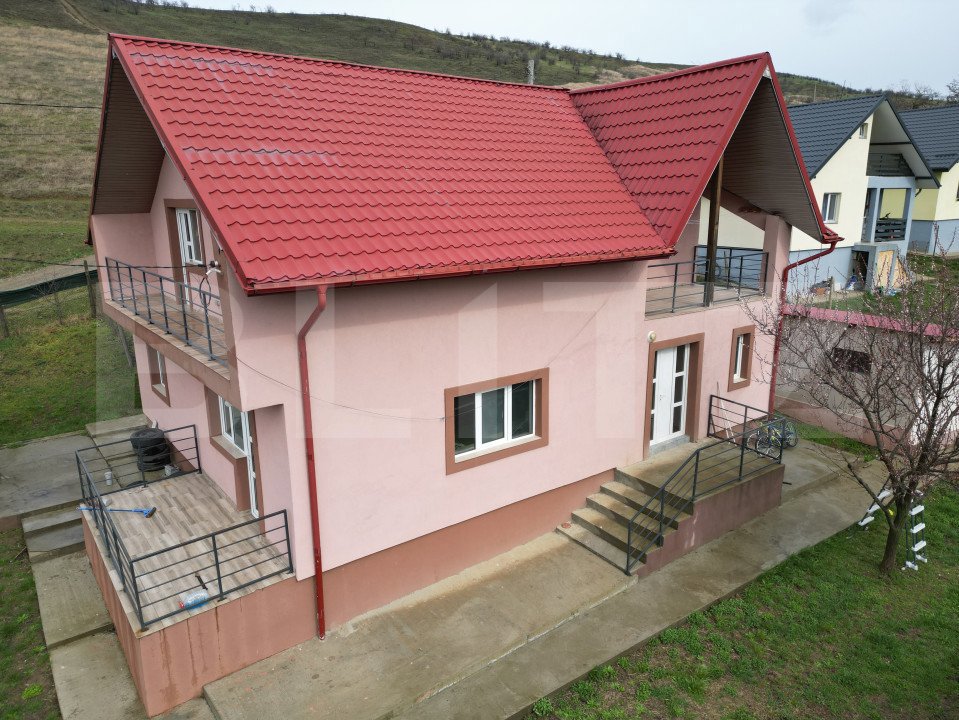 Casa de vanzare cu 5 camere, 180 mp, si 800 mp teren, zona Tomești, Iași