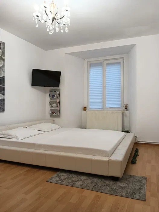 Apartament 2 camere la CASA in Piata Sfatului, 45 MP, PARTER