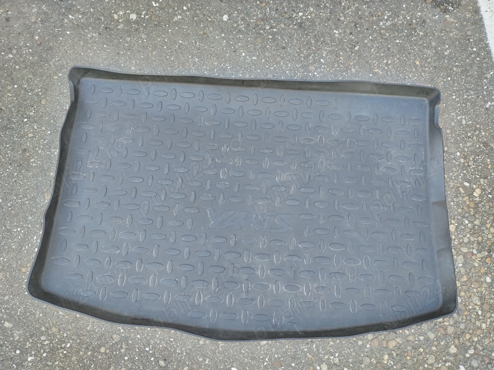 Tava cauciuc porbagaj Toyota Yaris 01.2015 - 08.2020