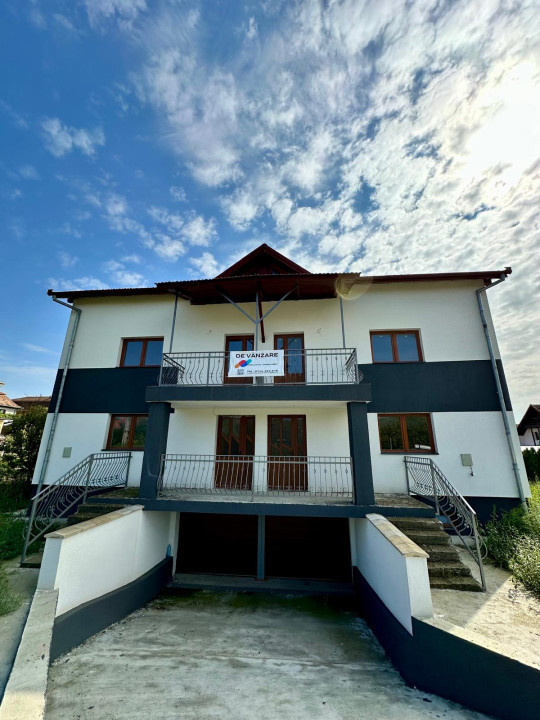 Casa tip duplex, 263 Mp utili, Copaceni