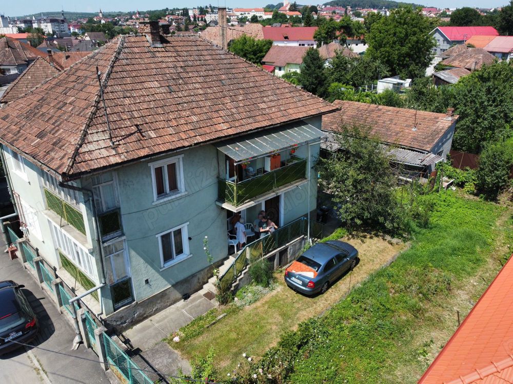 Casa supraetajata pentru doua familii Reghin