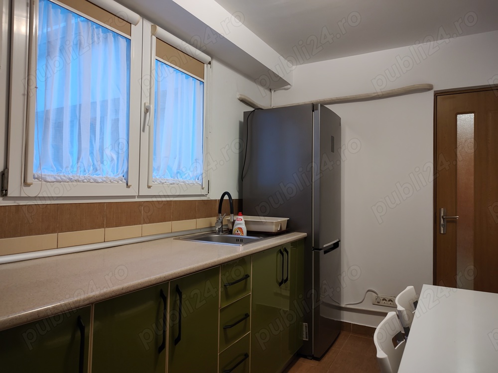 Închiriez apartament