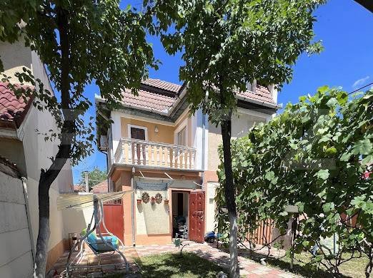 Vila individuala, 190 mp, 8 camere, garaj, curte, zona Lipovei-Timisoara