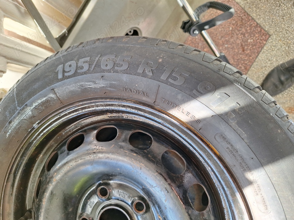 Vând set 4 anvelope 195 65 15