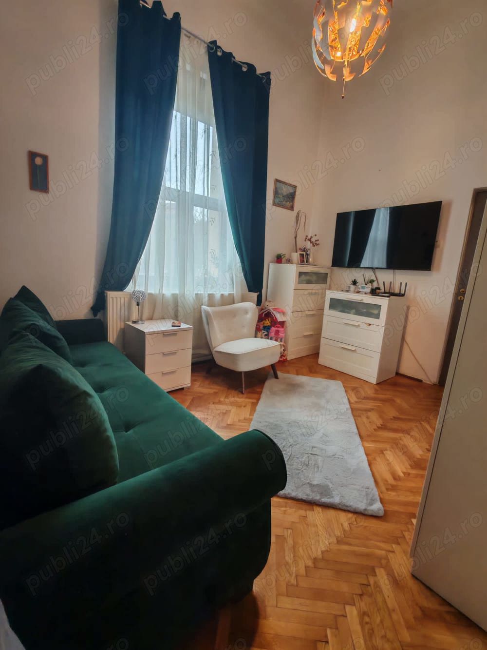 Apartament la casa cu curte privata