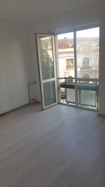 APARTAMENT 3 CAMERE/ZONA CENTRALA