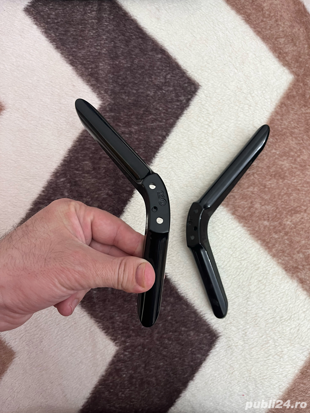 Picioare TV NEI, 30 lei