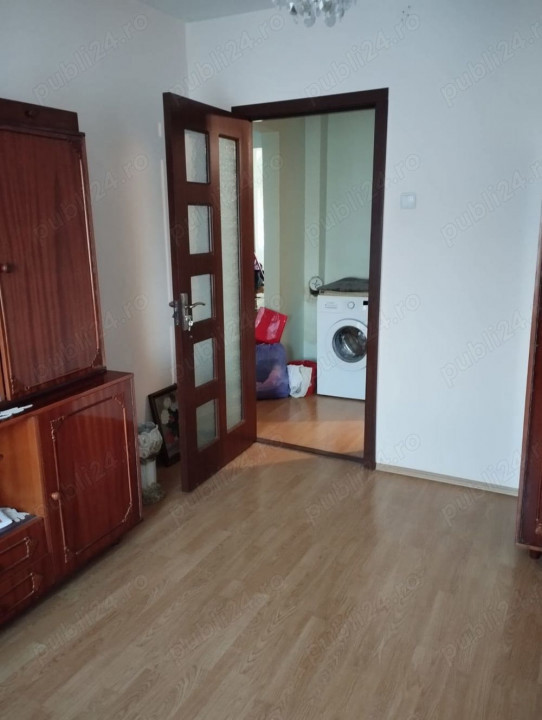 Apartament 3 camere in zona Clabucet