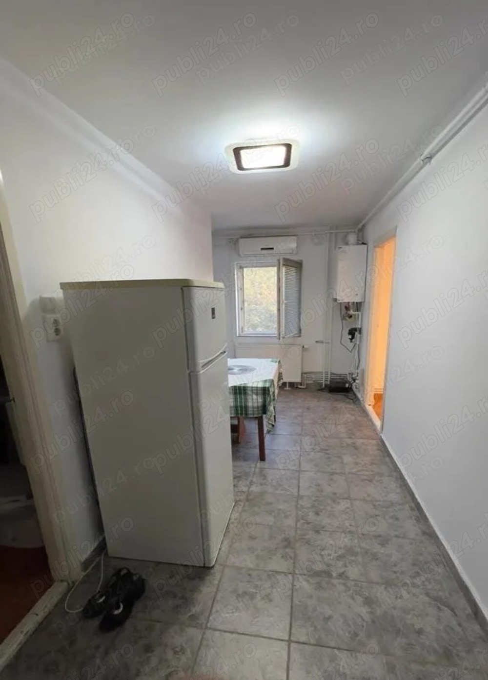 Apartament 1 camera zona Lunei aproape de Complexul Studentesc mobilat utilat centrala proprie