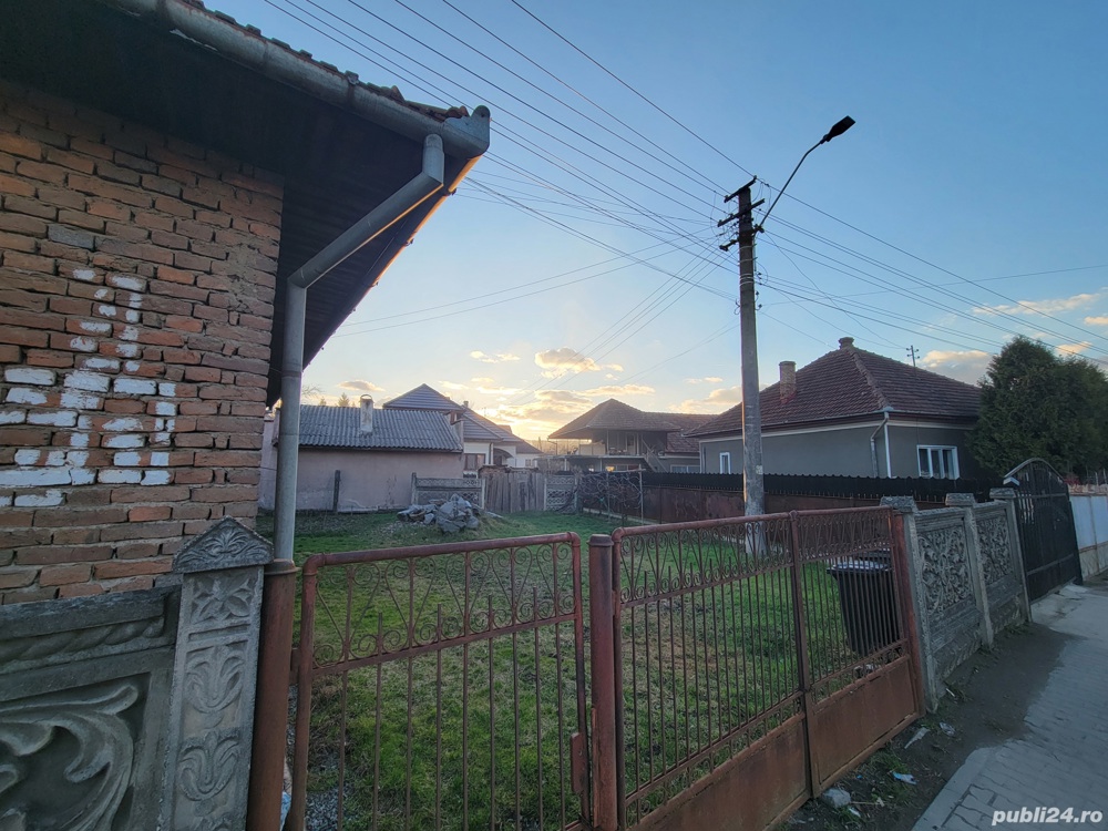 Casa de vanzare in Brad, pe centura, aproape de centru