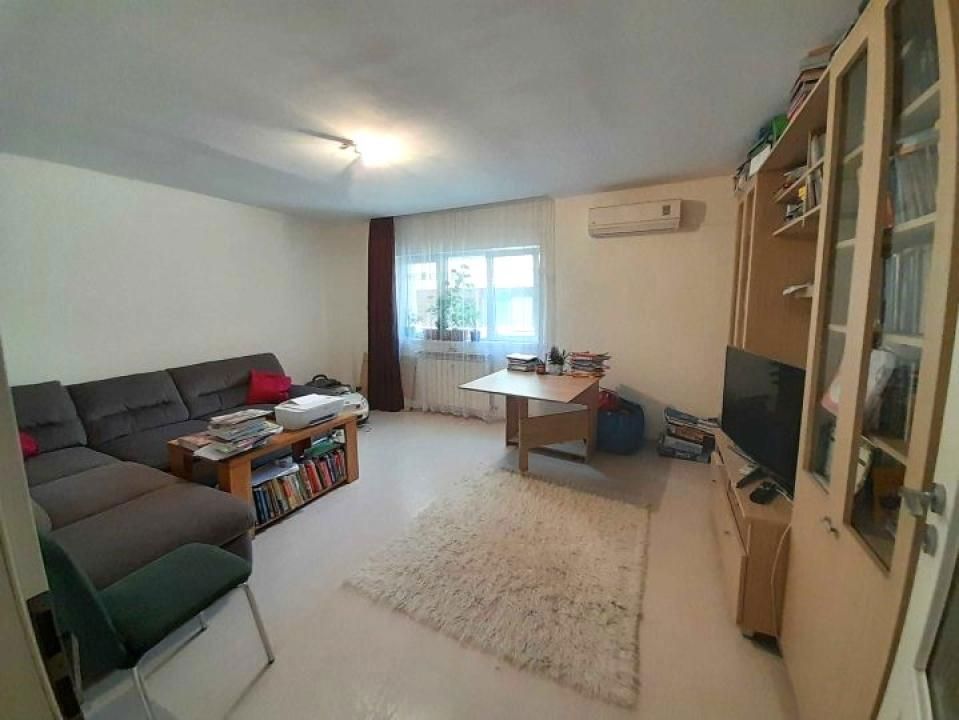 Vanzare Apartament 2 Camere intre Mall Vitan si Nerva Traian