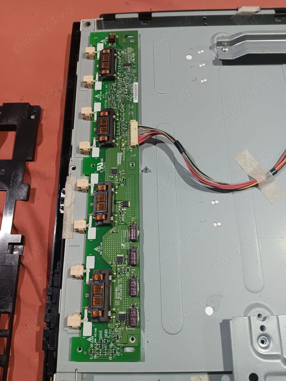 invertor Darfon v225-f01 4h.v2258.281 de pe tv Grundig 32vlc3200ba