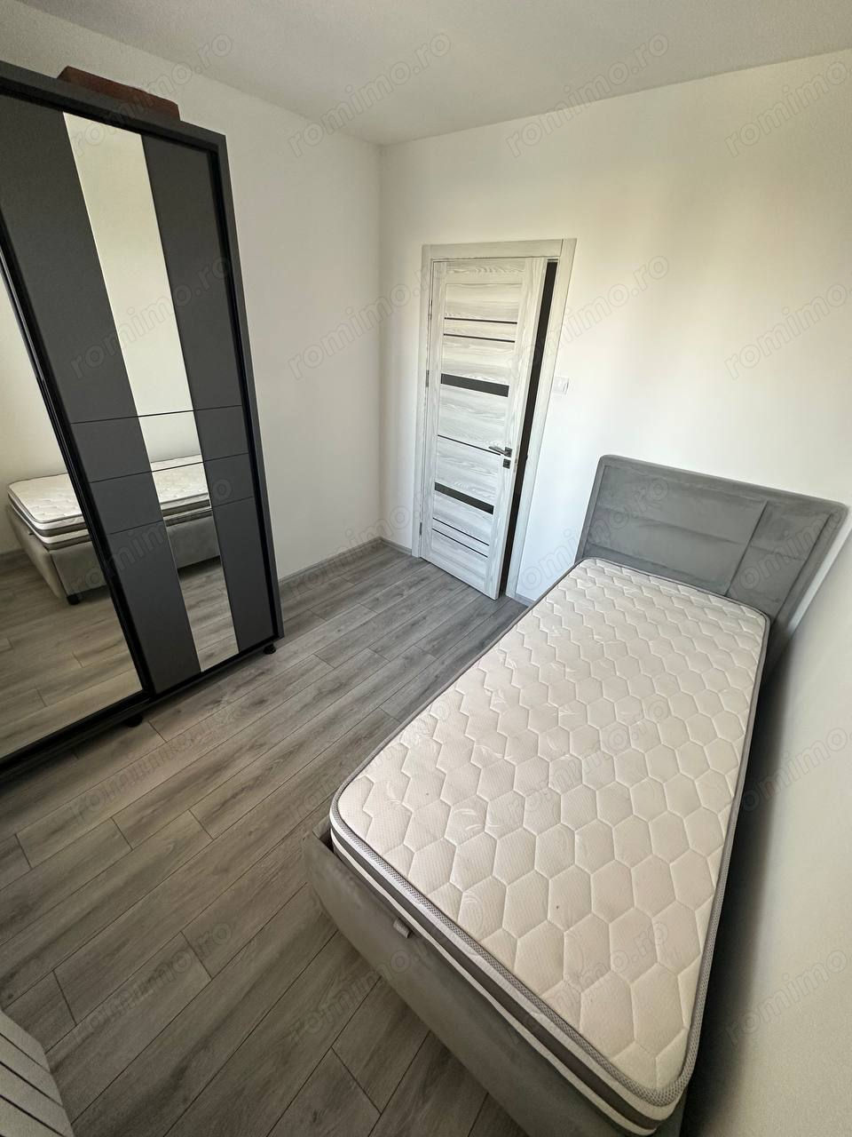 Apartament cu 3 camere de inchiriat in zona Tractorul