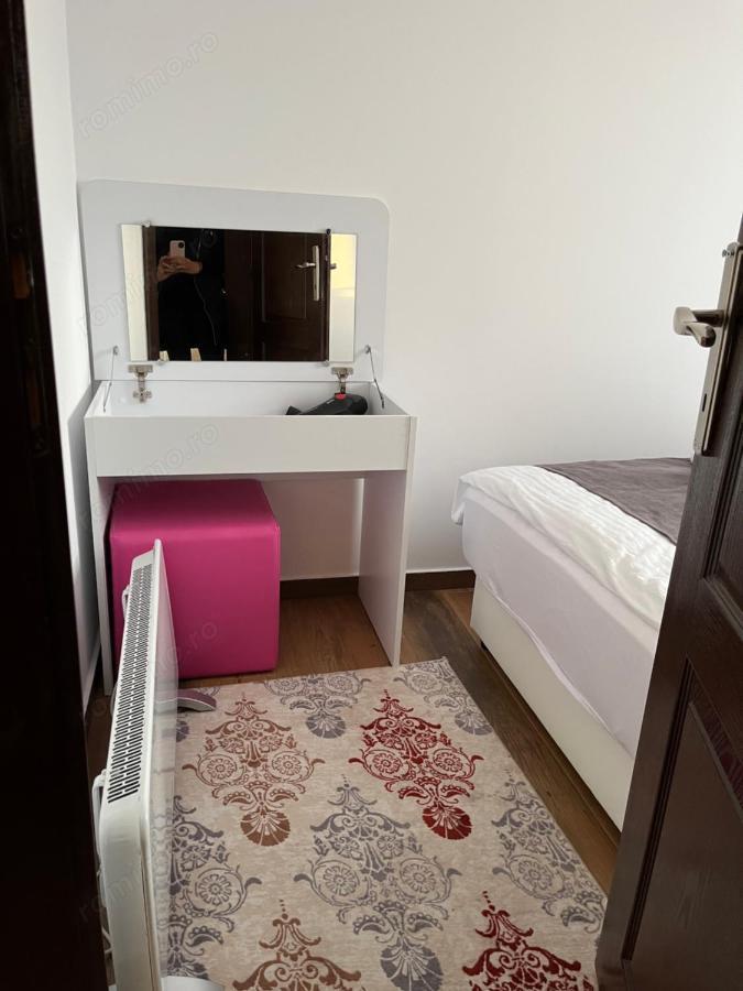 Apartamet 3 camere de inchiriat in zona Valea Ceatii