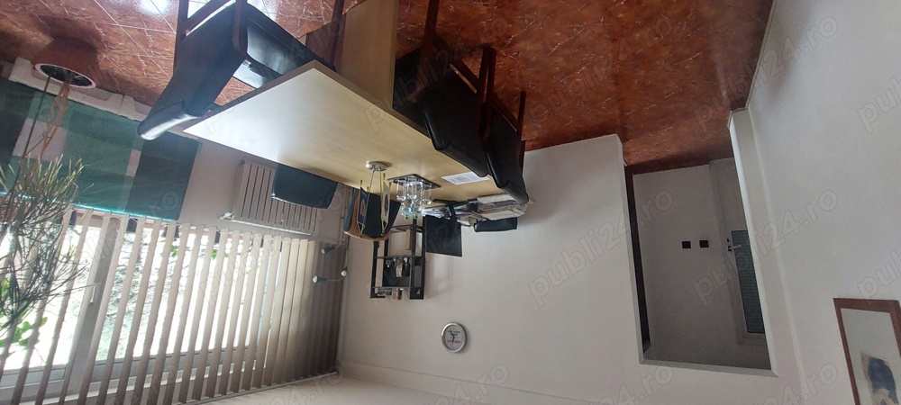 Broker imobiliar Broker imobiliar