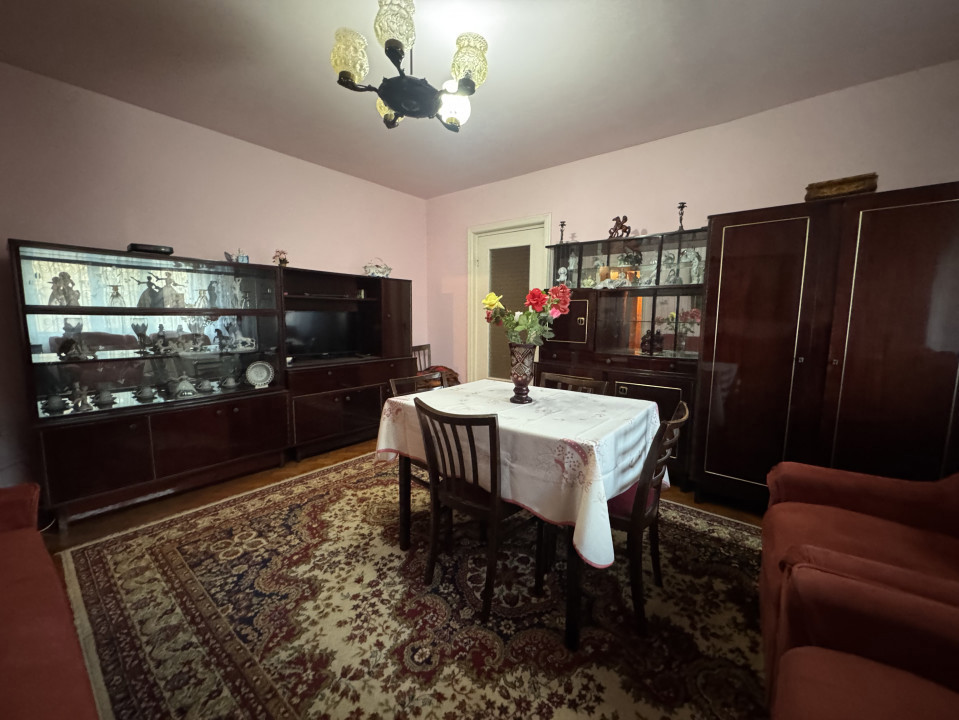 Apartament 2 camere, semidecomandat, parter, pozitie excelenta-zona Dambovita