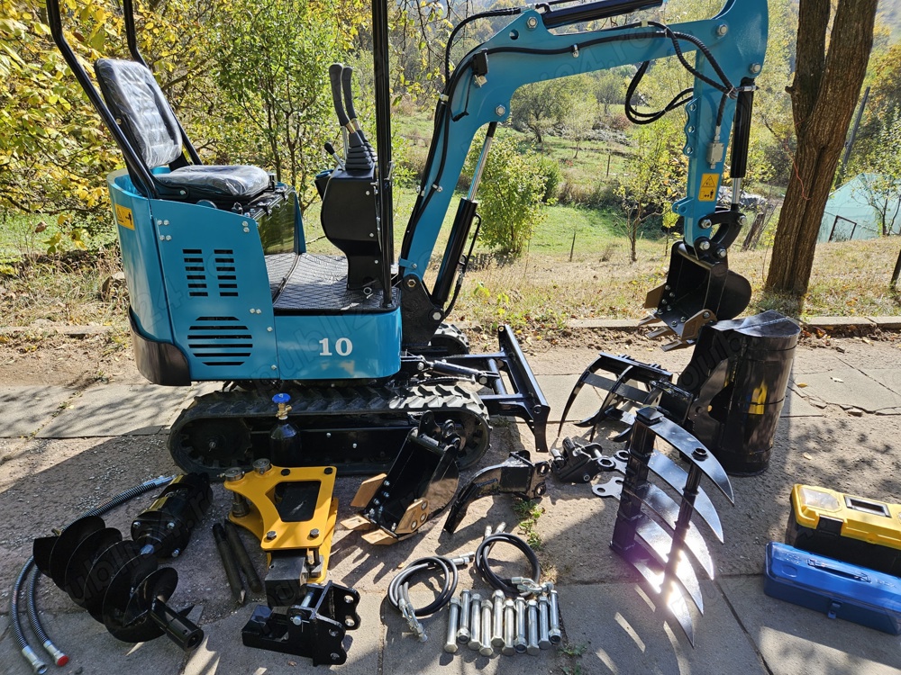 Mini excavator 1T + 9 accesorii
