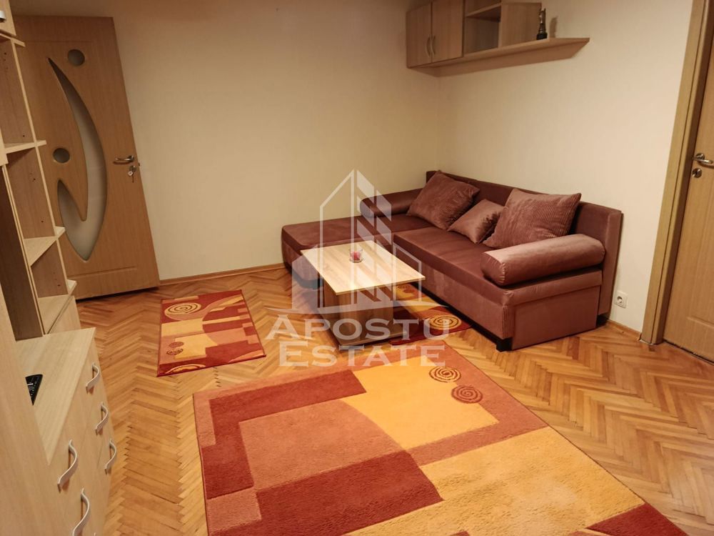 Apartament 2 camere, centrala proprie, zona Spitalul Judetean