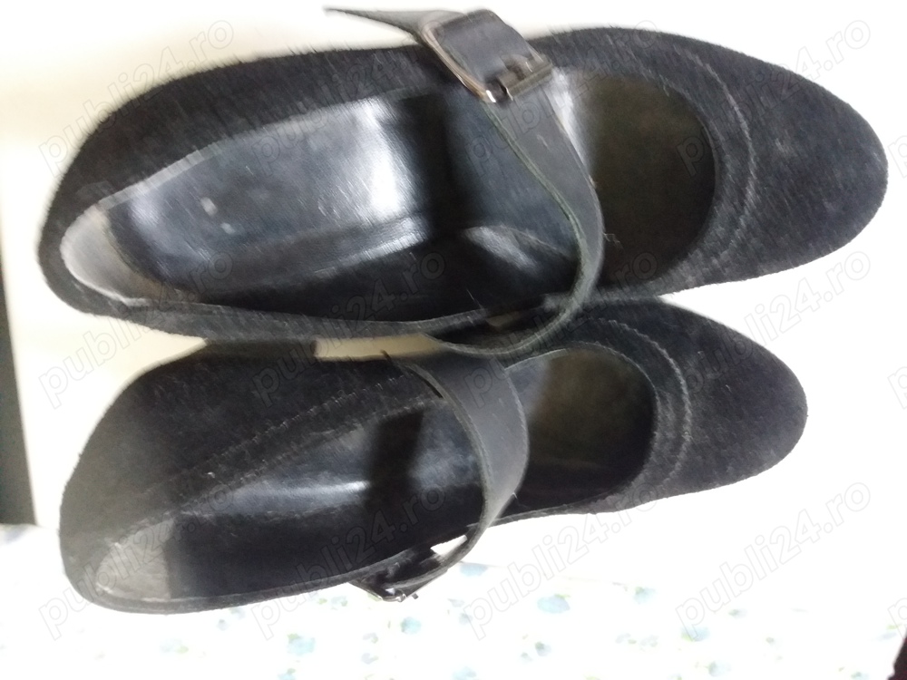 Pantofi măsura 37 