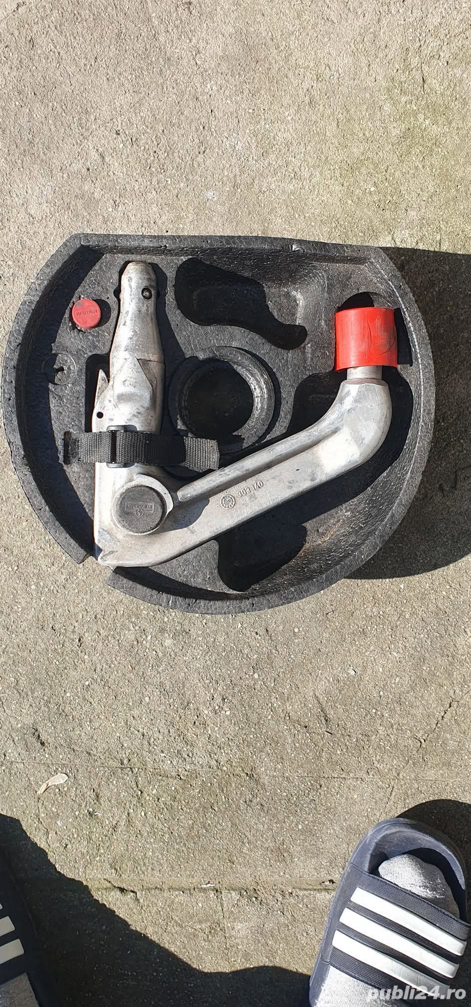 vând cârlig BMW 46