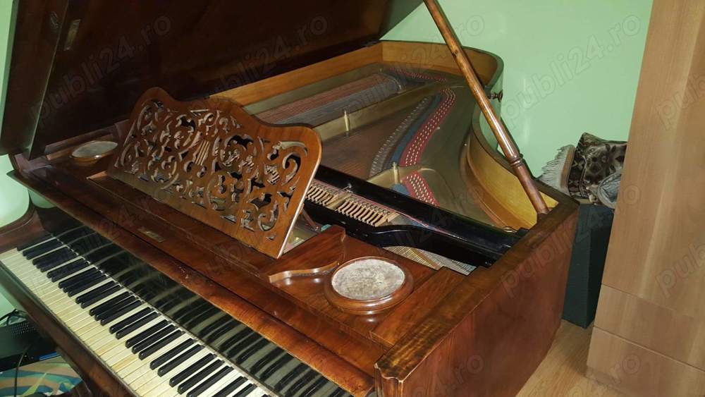 Vând pian vienez Petroff