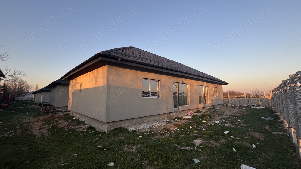 Casă cu pod, curte și panouri fotovoltaice doar 3 unități disponibile!