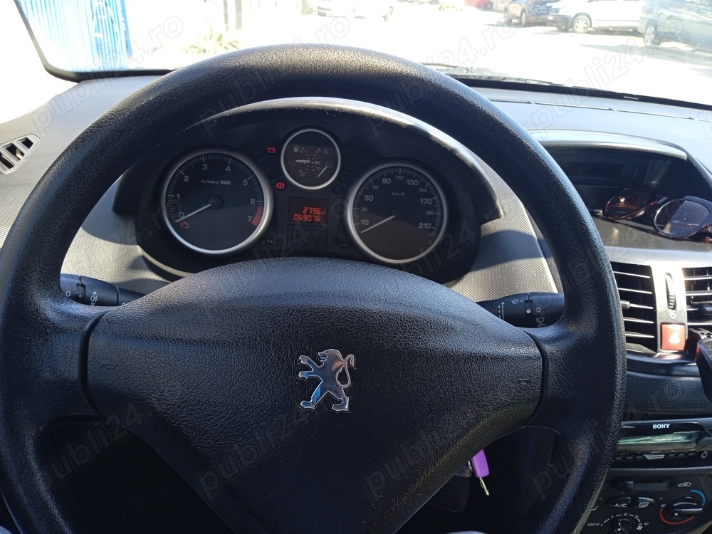 Vând Peugeot 206 plus