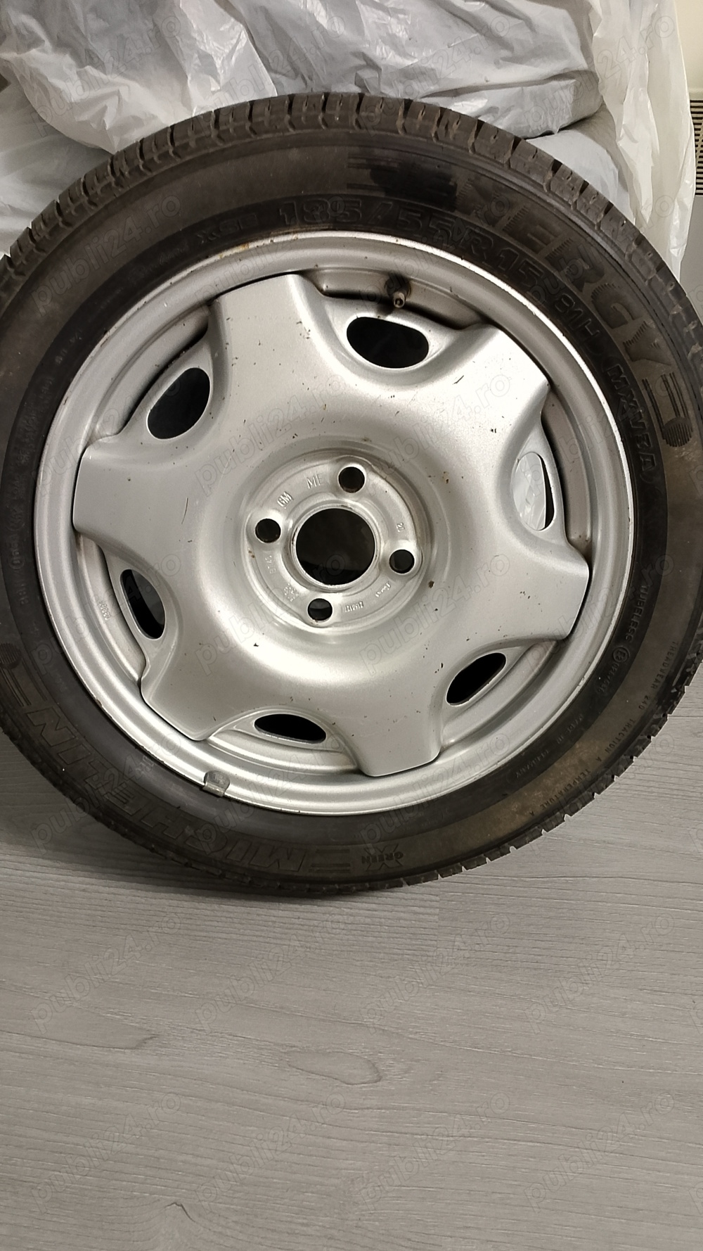 Janta 4×100 cu anvelopa nouă 