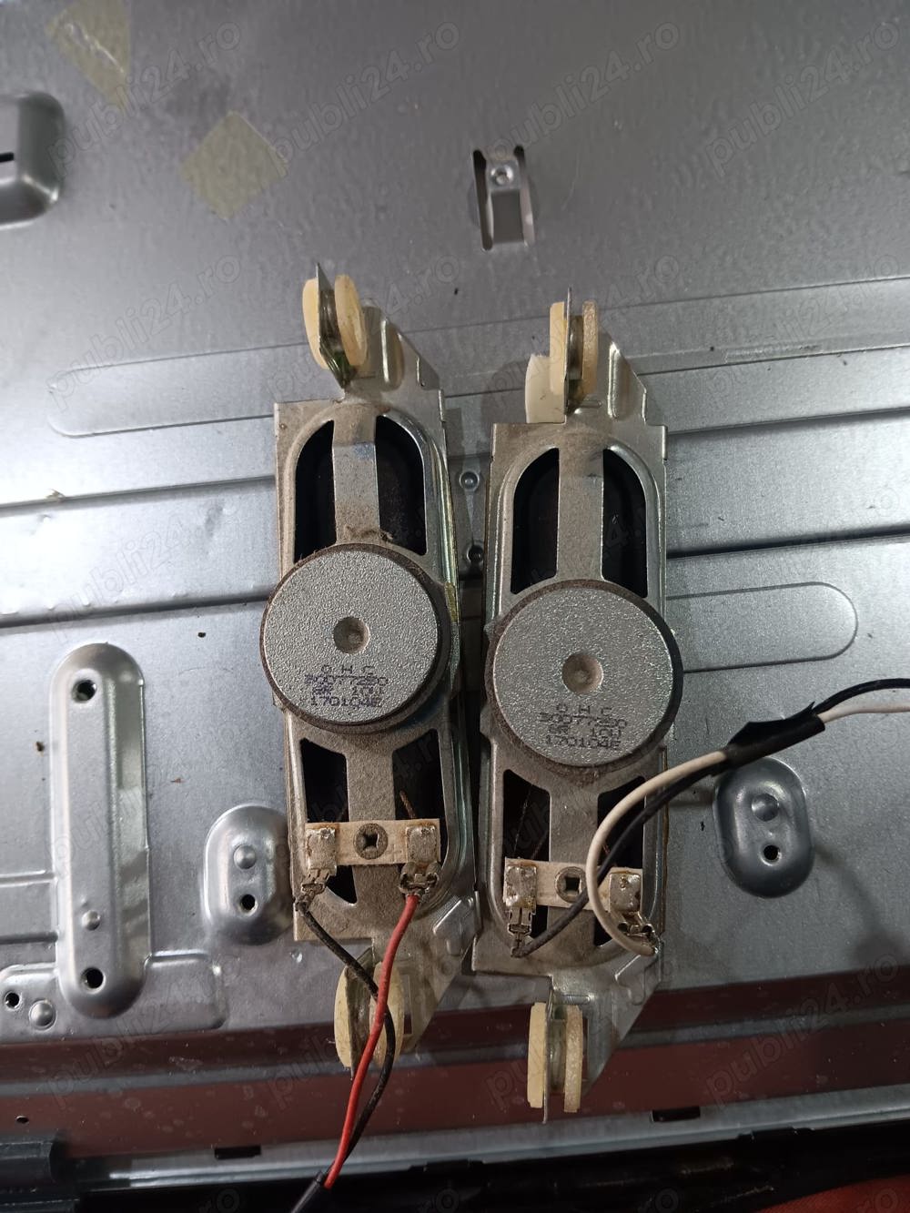 set 2 difuzoare 8ohm 10w de pe tv Vortex ledv-32v289