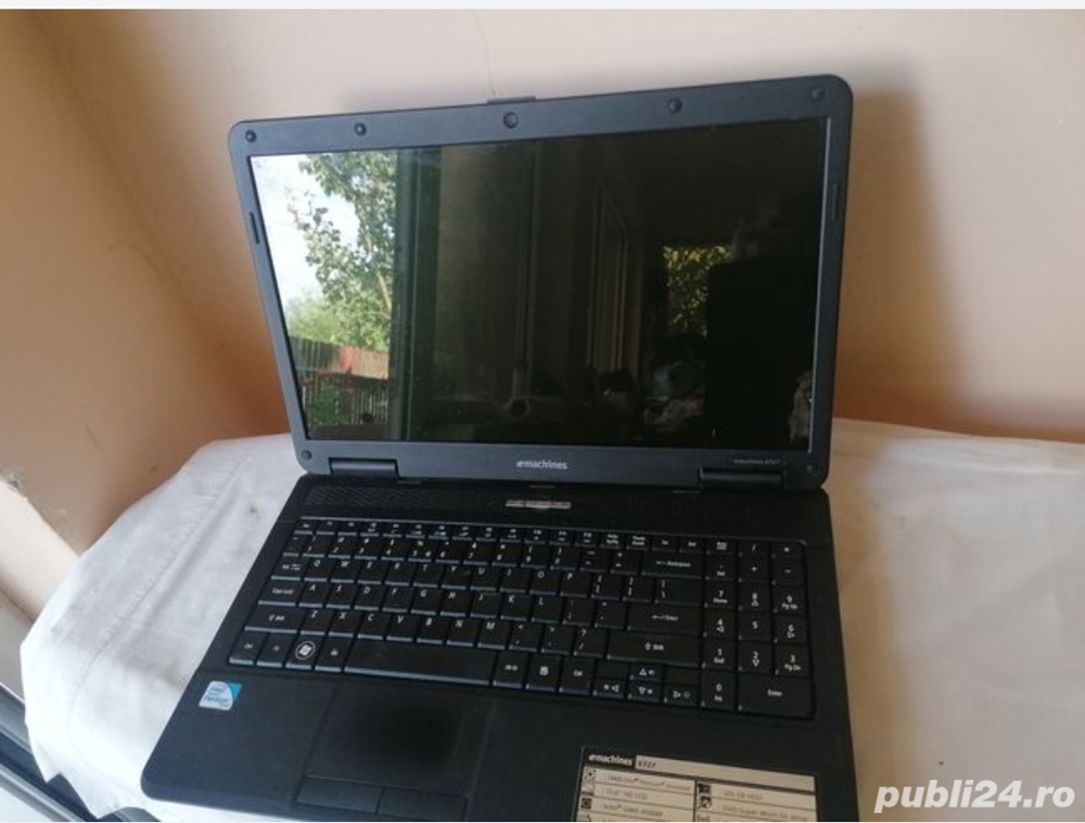 Laptop Acer E727