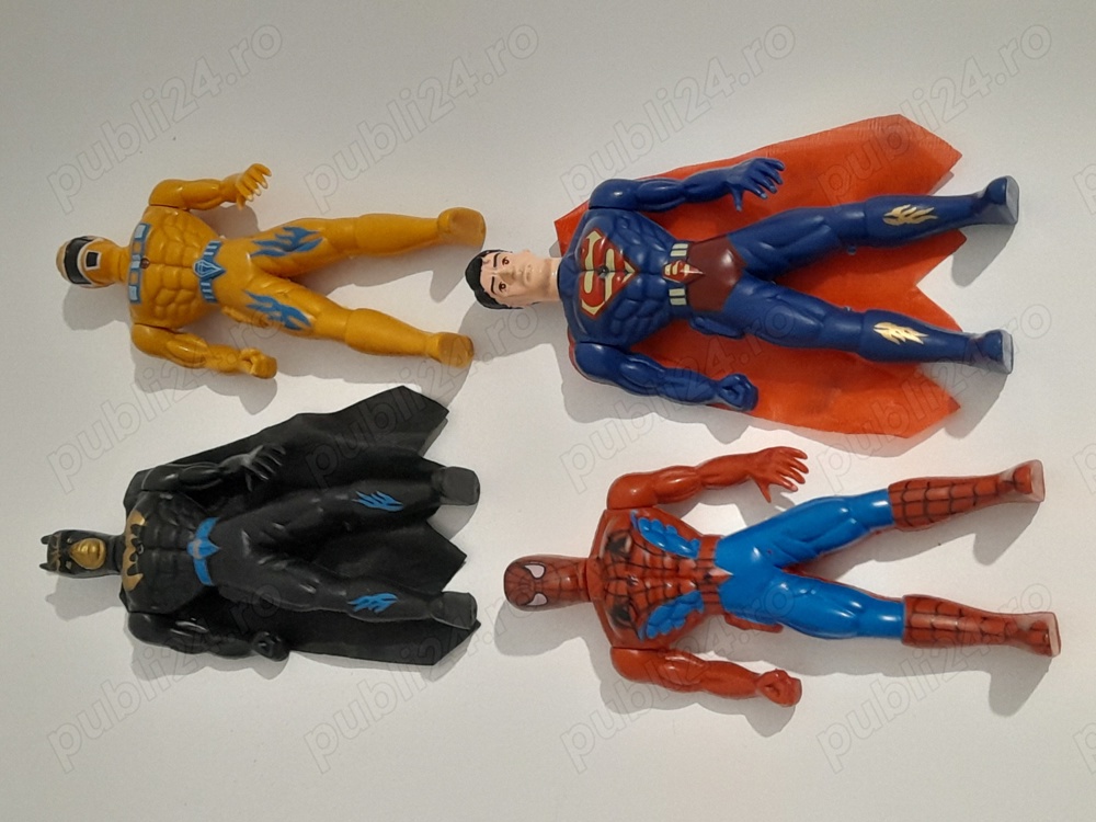 Lot 4 Super eroi 13 cm