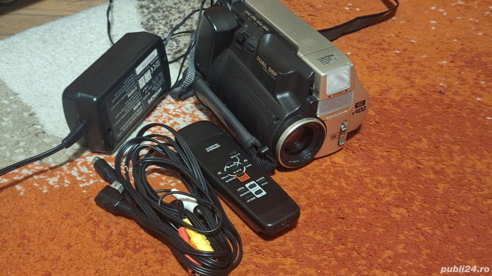 Cameră video Hi8 Hitachi VM-H855LE