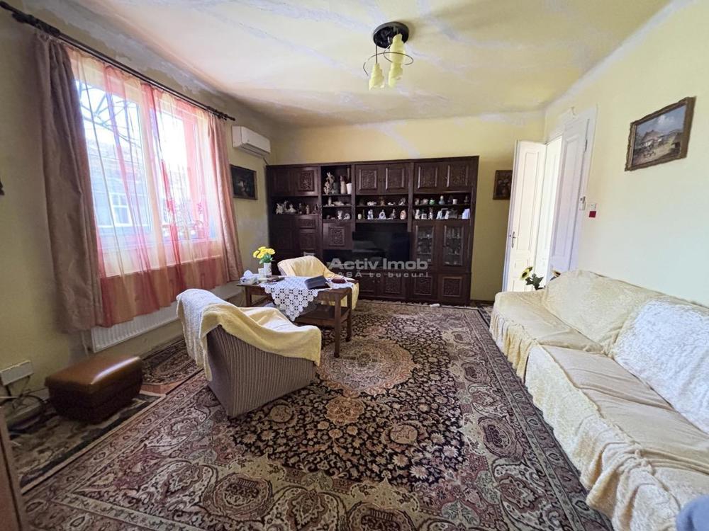 Casa central singur in curte  - 150 mp util - 411 mp curte