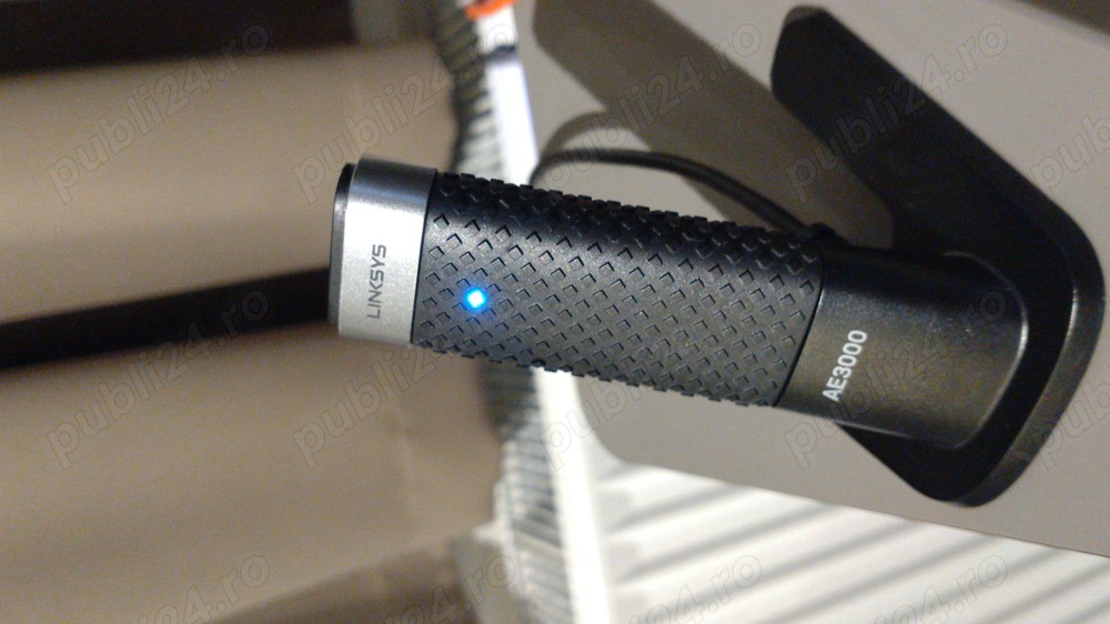 Adaptor wireless Linksys AE3000