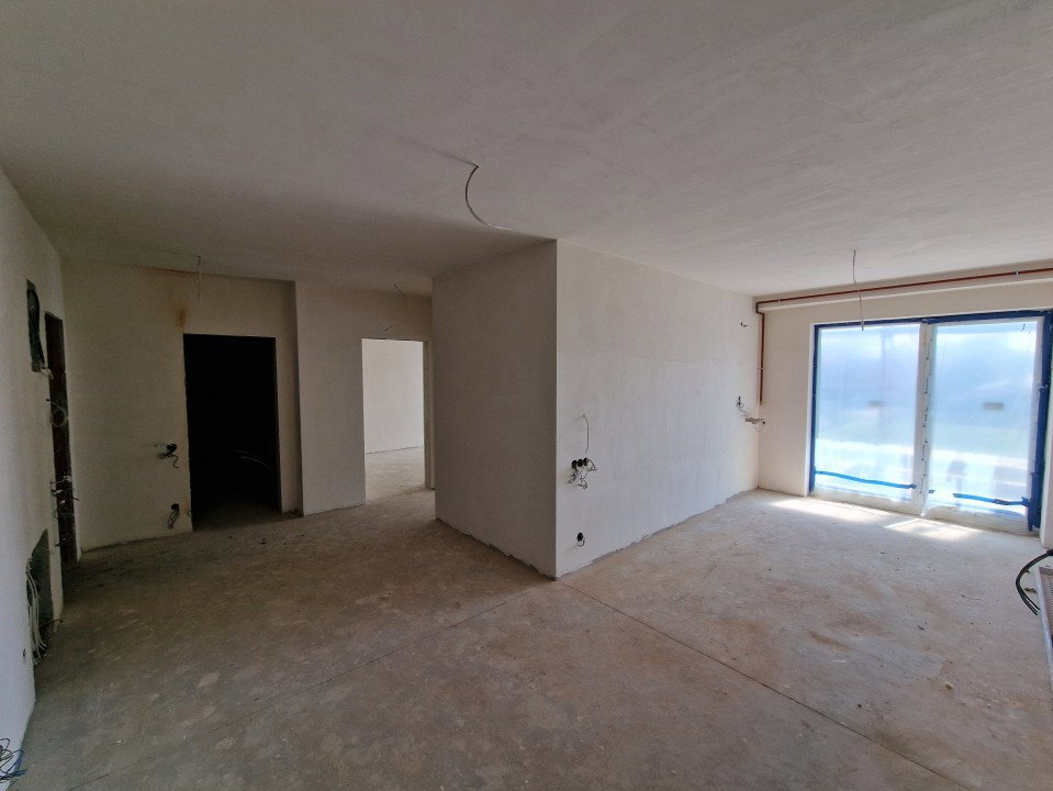 Apartament 3 camere, 61 mp, zona Sasar
