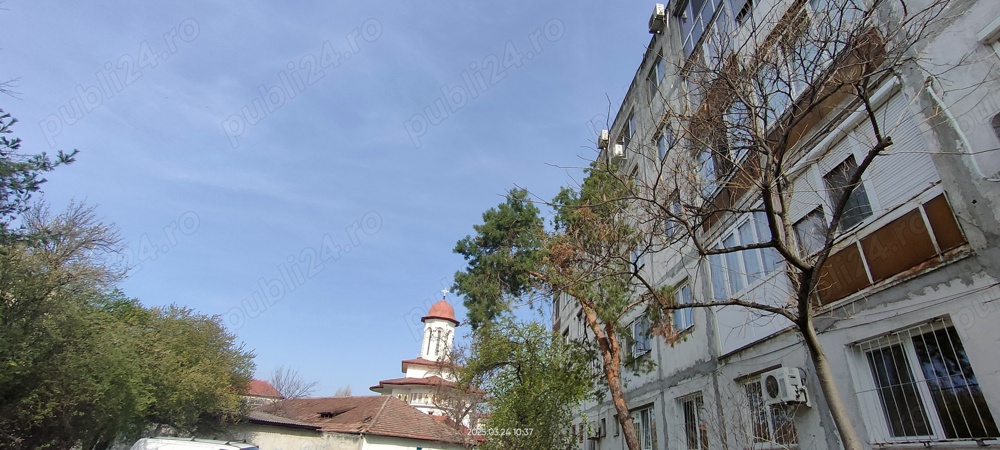 Spatiu comercial parter înalt  Dacia de vânzare 