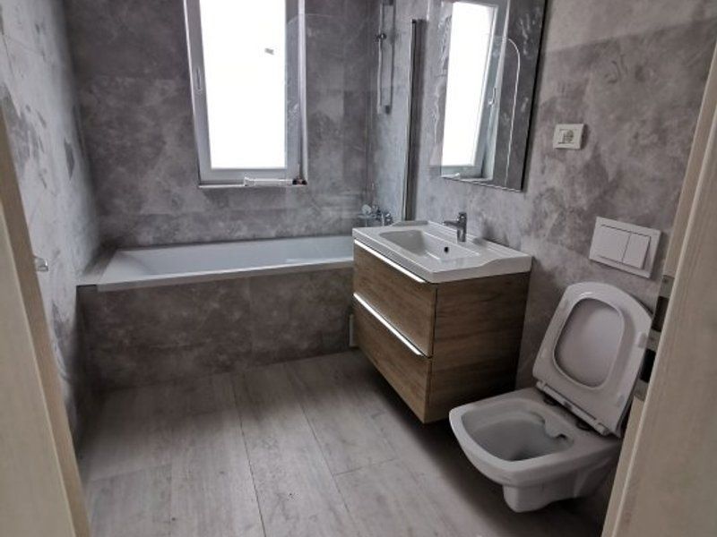 Bloc 9 apartamente - mobilat - utilat 1.100.000 Euro