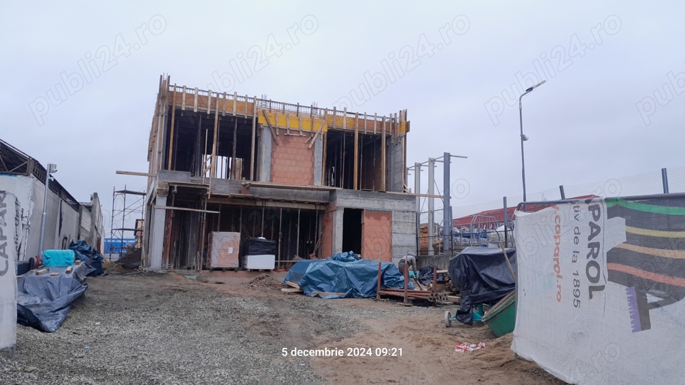 Angajez muncitori în construcții.