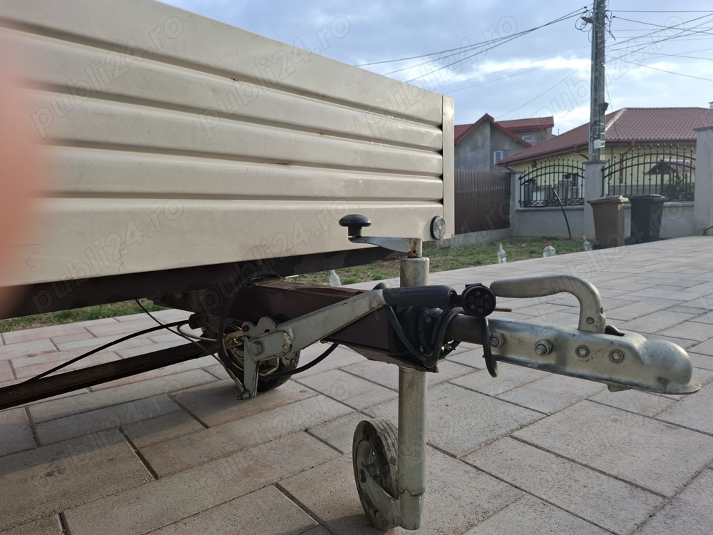 Vînd  remorcă puțin folosită 