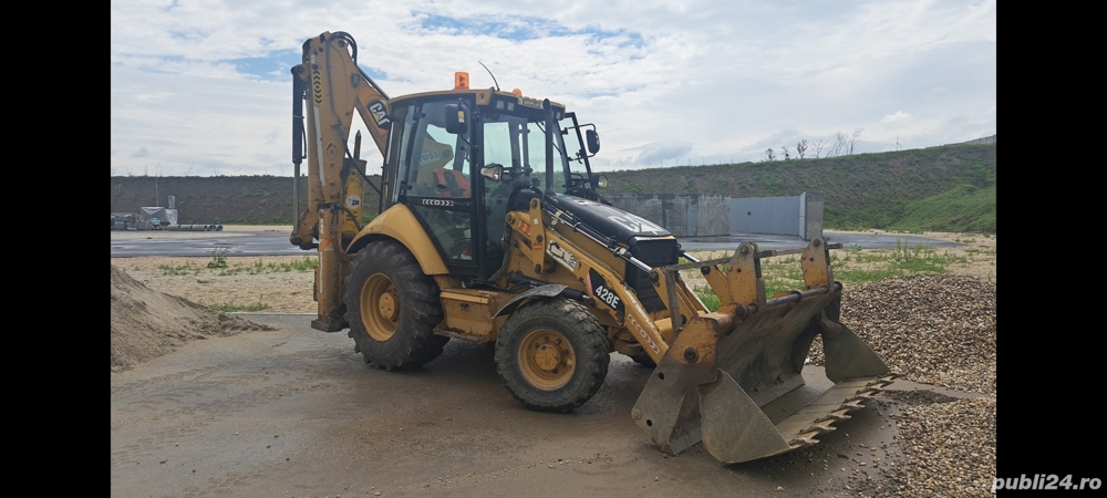 INCHIRIEM buldoexcavator cu  PICON 