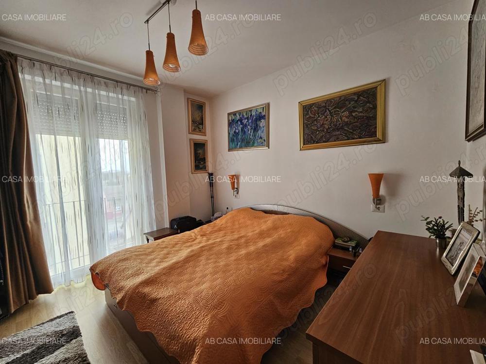 Apartament deosebit 2 camere, etajul 3, semidecomandat, cu parcare, Bogdăneștilor, colț cu Mendeleev