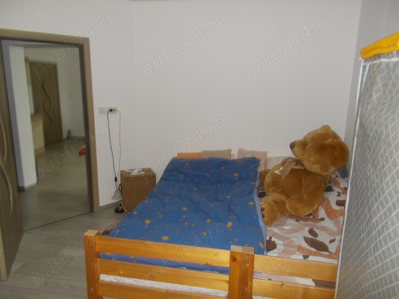 Casa individuala batraneasca, Ianova, 3 camere, 880 mp teren, asfalt, utilitati