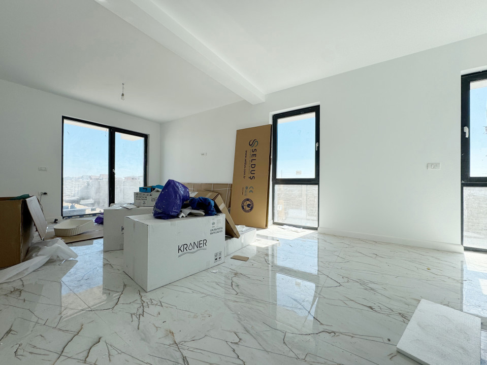 Duplex despartit prin camera tehnica, 108mp utili, 4 camere-Giroc