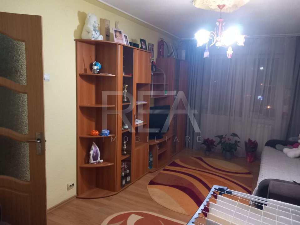Apartament 3 camere Pantelimon – Baicului, bloc reabilitat, parcare