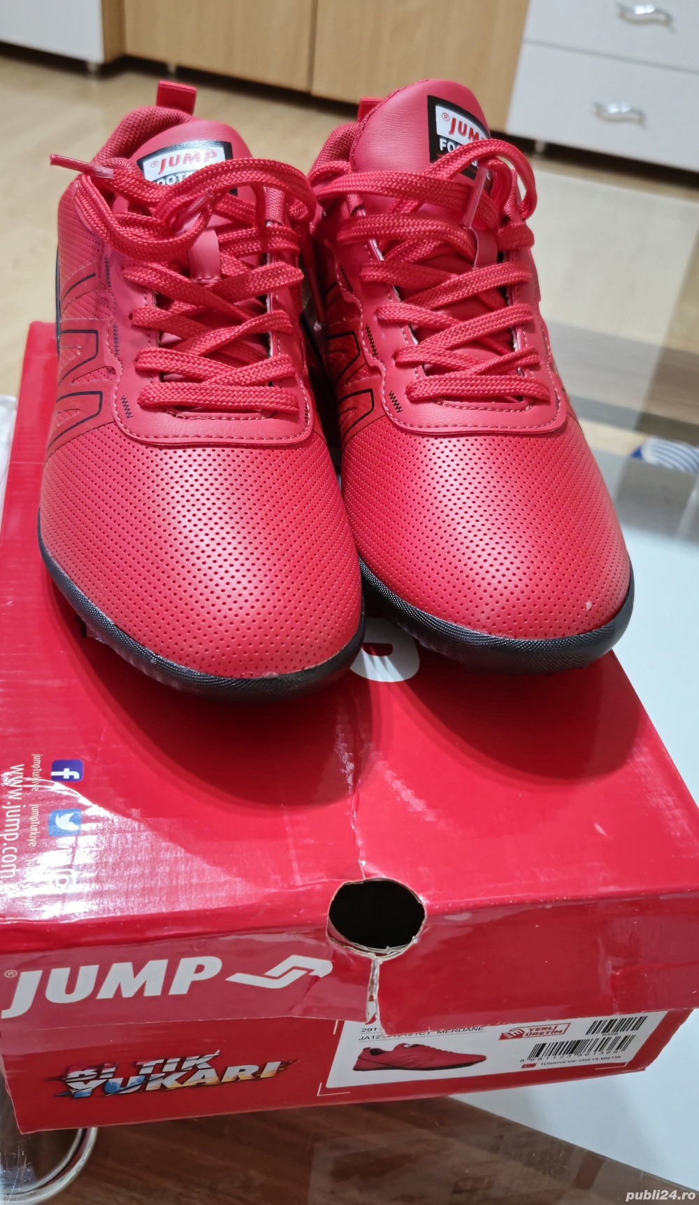 Pantofi sport Model Red Astroturf Field Jump