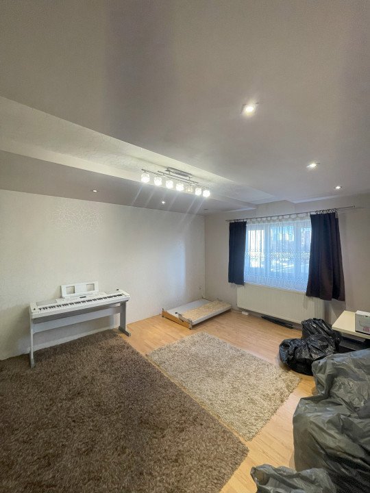 Apartament de 3 camere, 75 mp, zona Vivo