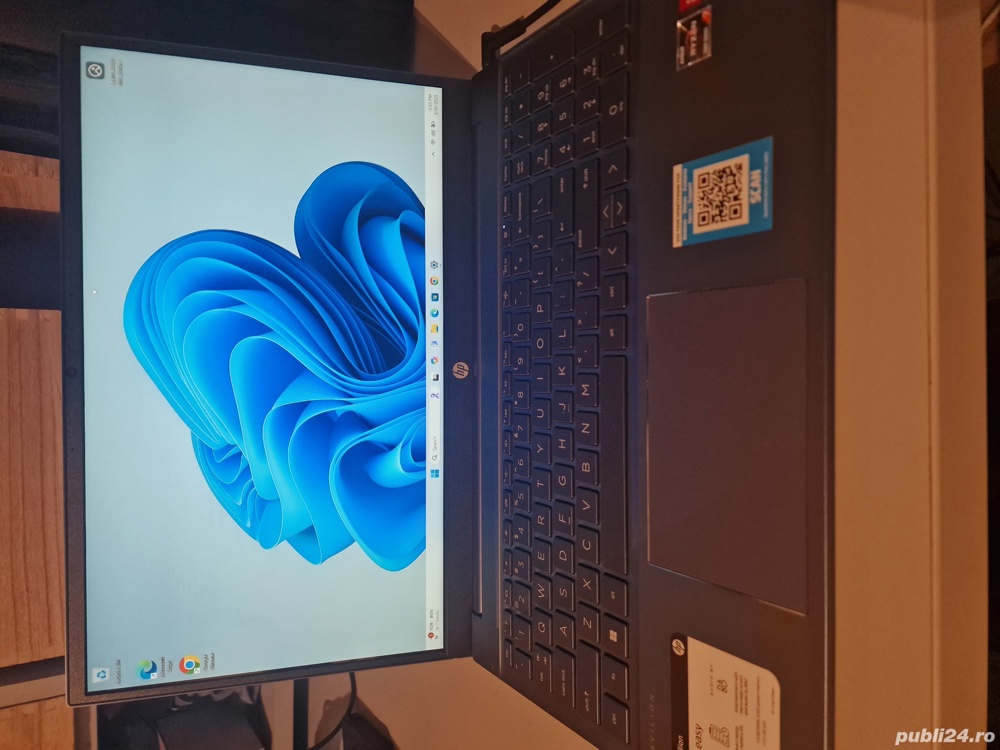 Laptop HP Pavilion  15eh1070W8